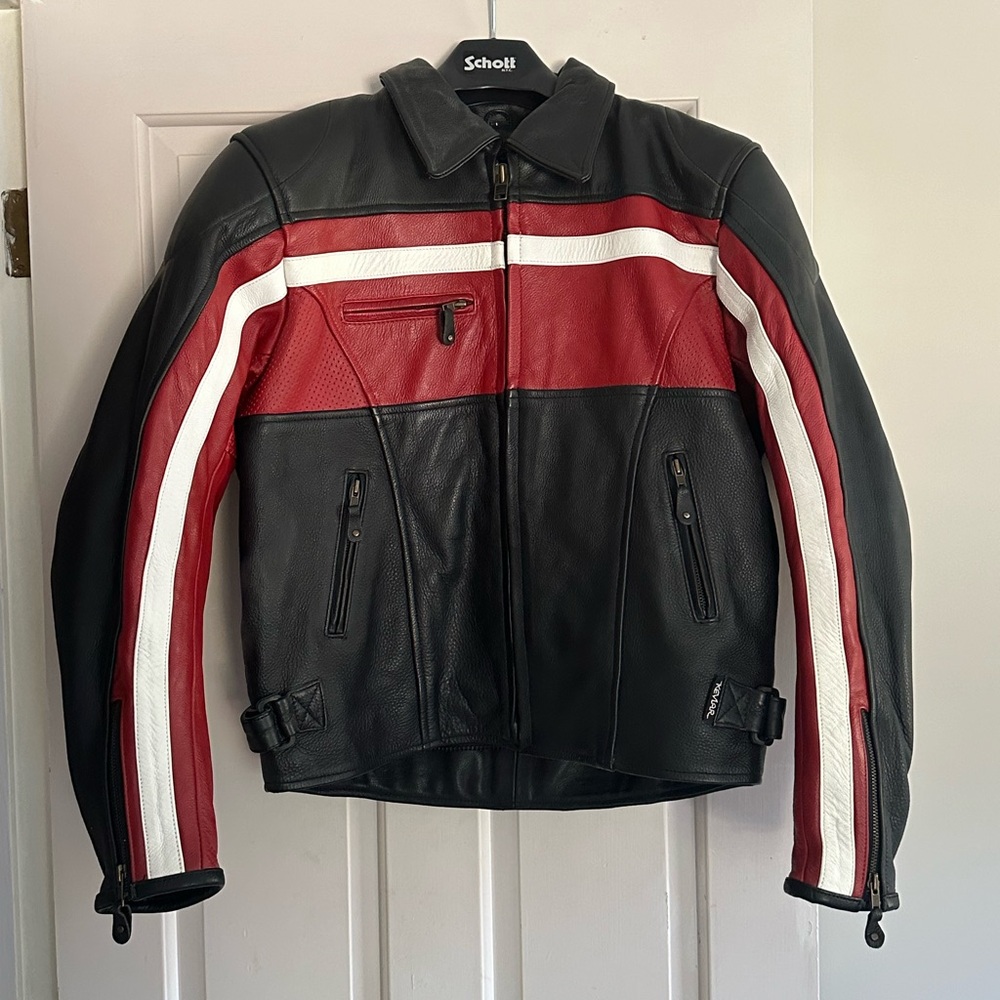 Leather motorcycle jacket with zip out liner